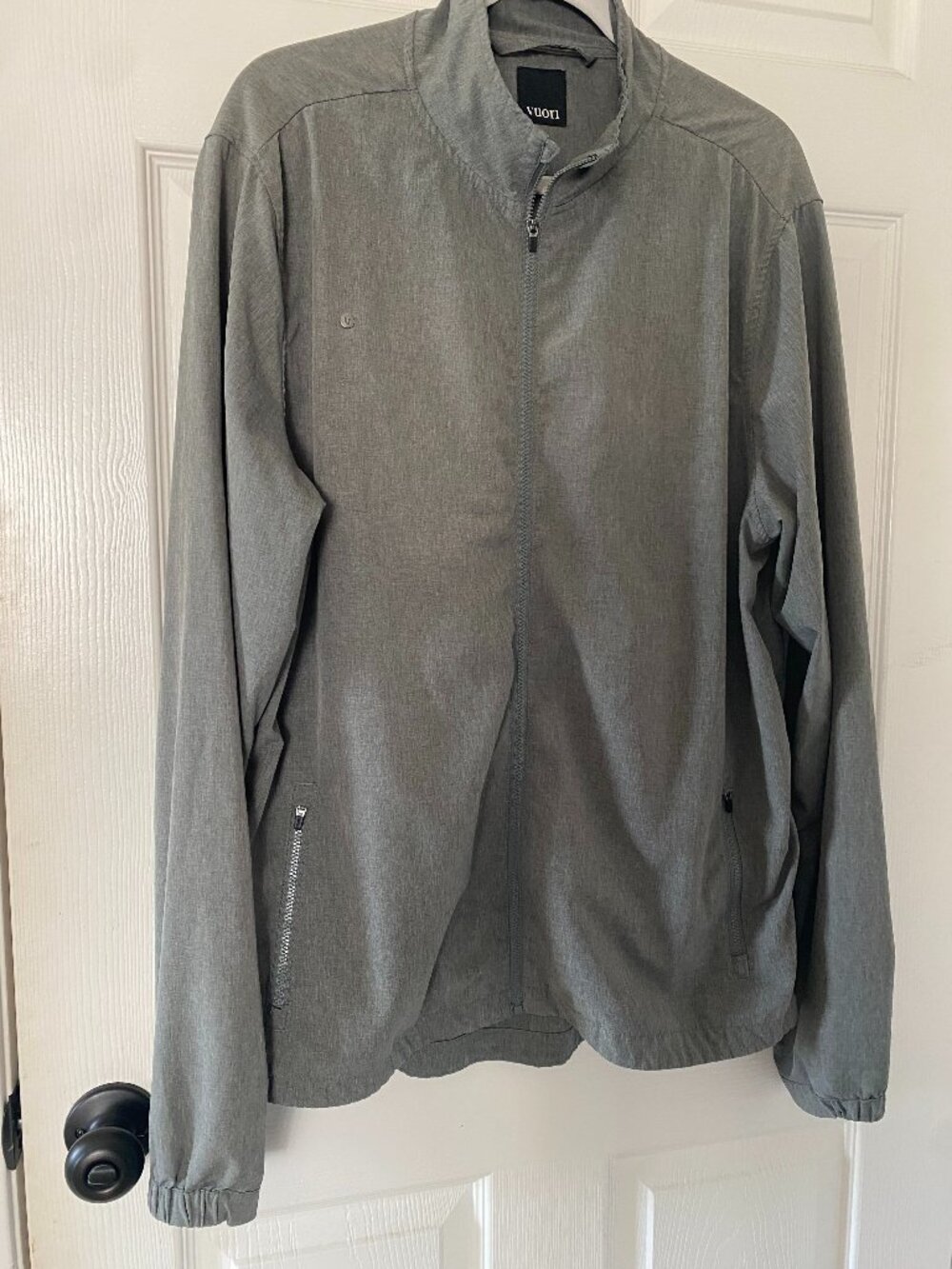 Vuori | Venture Jacket in Gray - Picture 2 of 8